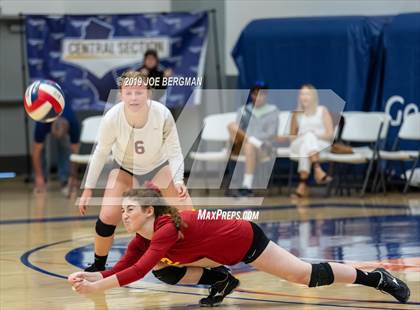 Thumbnail 3 in Mammoth vs. Kerman (CIF CS D5 Final) photogallery.