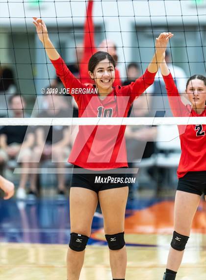 Thumbnail 2 in Mammoth vs. Kerman (CIF CS D5 Final) photogallery.