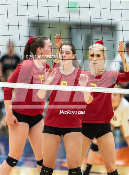 Thumbnail 1 in Mammoth vs. Kerman (CIF CS D5 Final) photogallery.