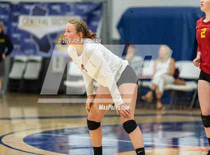 Thumbnail 1 in Mammoth vs. Kerman (CIF CS D5 Final) photogallery.
