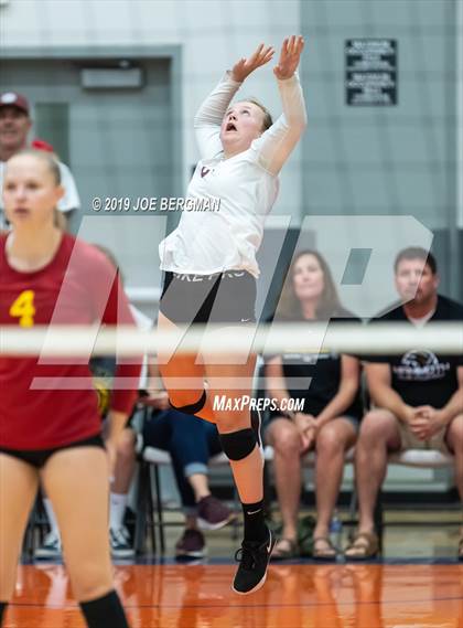 Thumbnail 3 in Mammoth vs. Kerman (CIF CS D5 Final) photogallery.