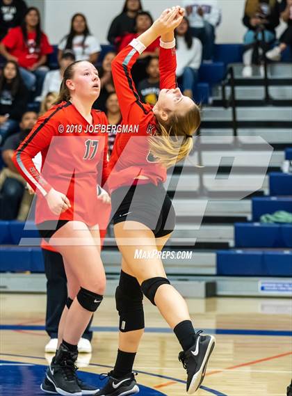Thumbnail 1 in Mammoth vs. Kerman (CIF CS D5 Final) photogallery.