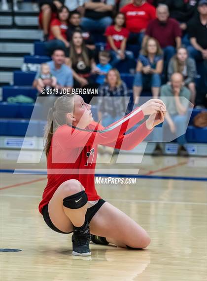 Thumbnail 3 in Mammoth vs. Kerman (CIF CS D5 Final) photogallery.