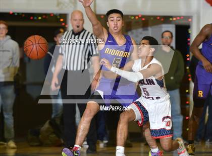 Thumbnail 2 in Archbishop Riordan vs. Dublin (Gridley Invitational) photogallery.