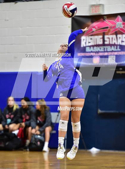 Thumbnail 3 in Winter Park vs. Lyman (Nike Tournament of Champions) photogallery.