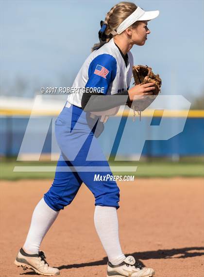Thumbnail 1 in Muskego vs Oak Creek (WIAA Division 1 Sectional Semifinal) photogallery.