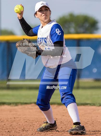 Thumbnail 2 in Muskego vs Oak Creek (WIAA Division 1 Sectional Semifinal) photogallery.