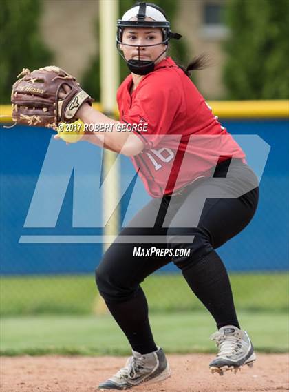 Thumbnail 3 in Muskego vs Oak Creek (WIAA Division 1 Sectional Semifinal) photogallery.