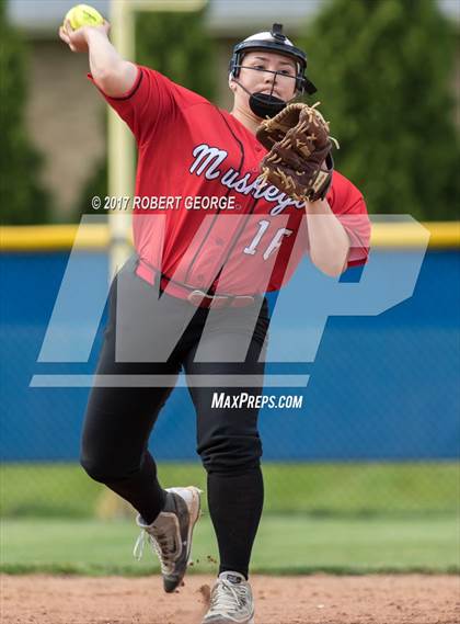 Thumbnail 2 in Muskego vs Oak Creek (WIAA Division 1 Sectional Semifinal) photogallery.