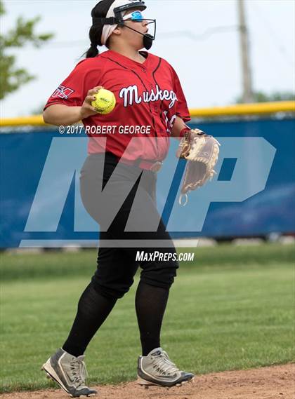 Thumbnail 3 in Muskego vs Oak Creek (WIAA Division 1 Sectional Semifinal) photogallery.