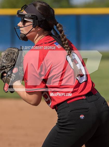 Thumbnail 3 in Muskego vs Oak Creek (WIAA Division 1 Sectional Semifinal) photogallery.