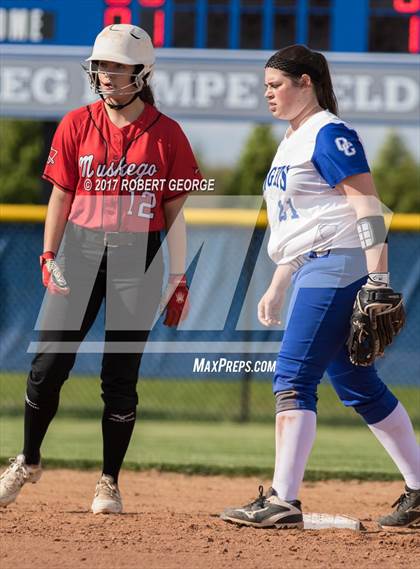 Thumbnail 1 in Muskego vs Oak Creek (WIAA Division 1 Sectional Semifinal) photogallery.