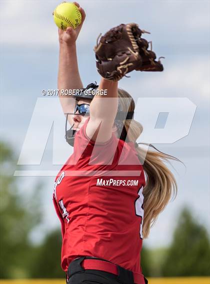 Thumbnail 3 in Muskego vs Oak Creek (WIAA Division 1 Sectional Semifinal) photogallery.