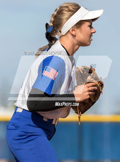 Thumbnail 2 in Muskego vs Oak Creek (WIAA Division 1 Sectional Semifinal) photogallery.