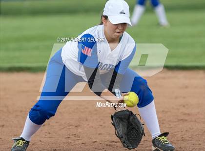 Thumbnail 2 in Muskego vs Oak Creek (WIAA Division 1 Sectional Semifinal) photogallery.