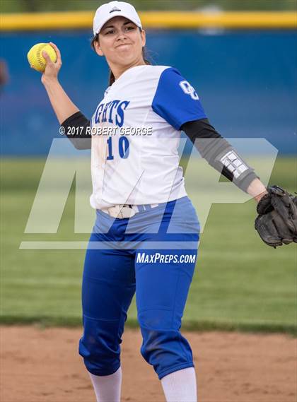 Thumbnail 3 in Muskego vs Oak Creek (WIAA Division 1 Sectional Semifinal) photogallery.