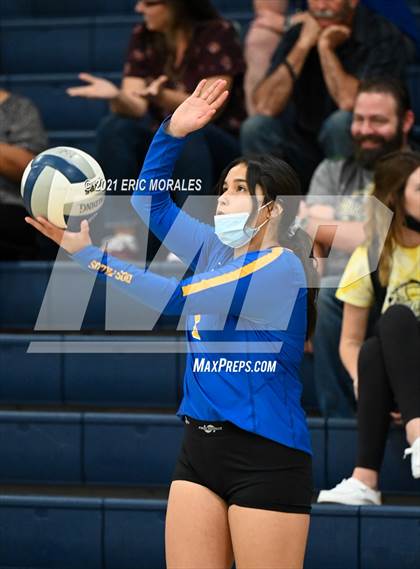 Thumbnail 1 in Dos Palos vs Minarets (Sunnyside Invitational) photogallery.