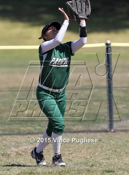 Thumbnail 2 in Pacifica vs. Newbury Park (T.O. Tourney) photogallery.