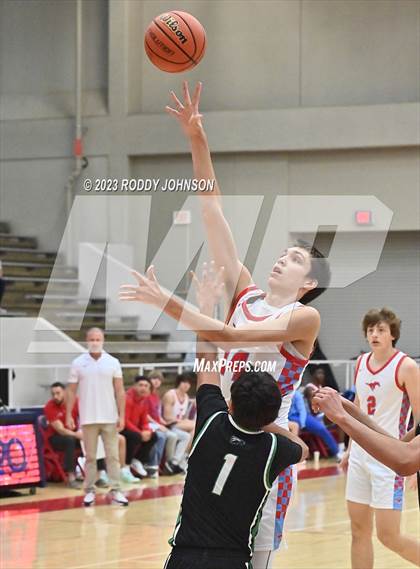 Thumbnail 1 in Pasadena vs. Pearce (McDonald's Texas Invitational) photogallery.