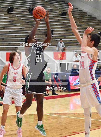 Thumbnail 1 in Pasadena vs. Pearce (McDonald's Texas Invitational) photogallery.