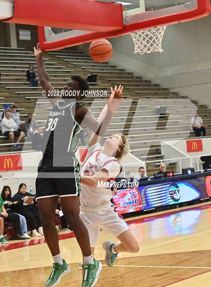 Thumbnail 1 in Pasadena vs. Pearce (McDonald's Texas Invitational) photogallery.