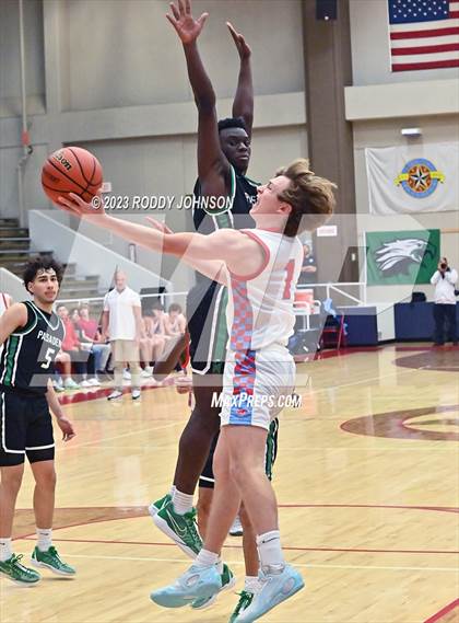 Thumbnail 3 in Pasadena vs. Pearce (McDonald's Texas Invitational) photogallery.