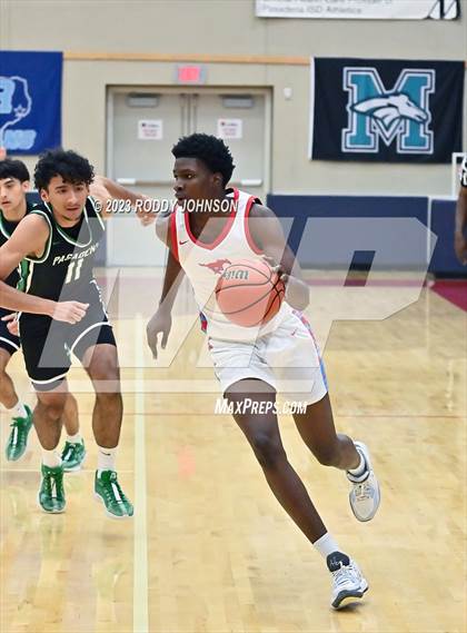 Thumbnail 3 in Pasadena vs. Pearce (McDonald's Texas Invitational) photogallery.