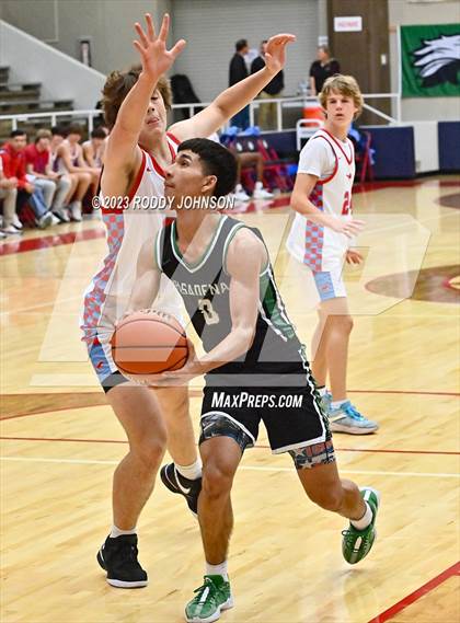Thumbnail 3 in Pasadena vs. Pearce (McDonald's Texas Invitational) photogallery.