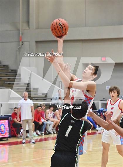 Thumbnail 3 in Pasadena vs. Pearce (McDonald's Texas Invitational) photogallery.