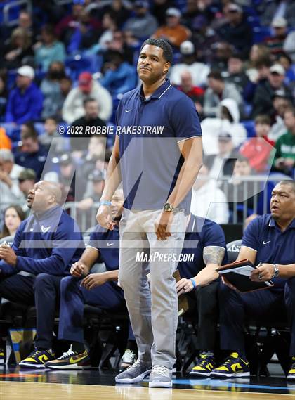 Thumbnail 2 in Oak Cliff Faith Family Academy vs. Silsbee (UIL 4A State Semifinal) photogallery.