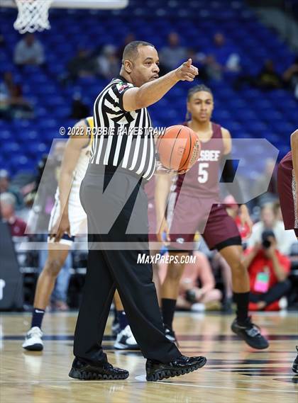 Thumbnail 3 in Oak Cliff Faith Family Academy vs. Silsbee (UIL 4A State Semifinal) photogallery.