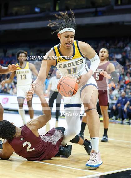 Thumbnail 2 in Oak Cliff Faith Family Academy vs. Silsbee (UIL 4A State Semifinal) photogallery.
