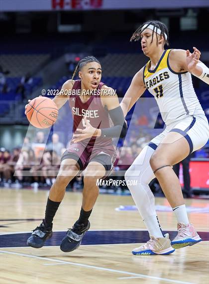 Thumbnail 3 in Oak Cliff Faith Family Academy vs. Silsbee (UIL 4A State Semifinal) photogallery.