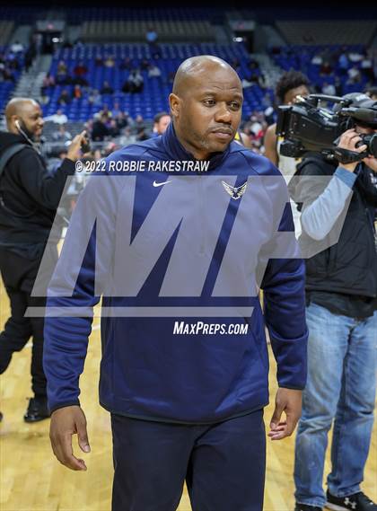 Thumbnail 2 in Oak Cliff Faith Family Academy vs. Silsbee (UIL 4A State Semifinal) photogallery.