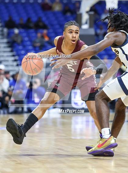 Thumbnail 1 in Oak Cliff Faith Family Academy vs. Silsbee (UIL 4A State Semifinal) photogallery.