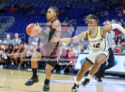 Thumbnail 2 in Oak Cliff Faith Family Academy vs. Silsbee (UIL 4A State Semifinal) photogallery.