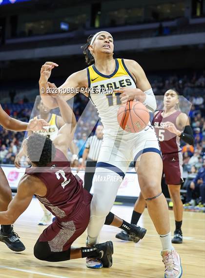 Thumbnail 1 in Oak Cliff Faith Family Academy vs. Silsbee (UIL 4A State Semifinal) photogallery.