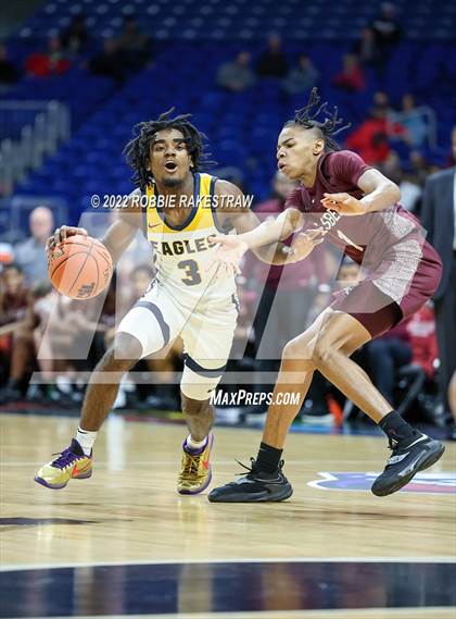Thumbnail 2 in Oak Cliff Faith Family Academy vs. Silsbee (UIL 4A State Semifinal) photogallery.