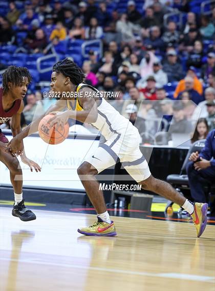 Thumbnail 1 in Oak Cliff Faith Family Academy vs. Silsbee (UIL 4A State Semifinal) photogallery.