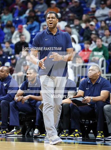 Thumbnail 3 in Oak Cliff Faith Family Academy vs. Silsbee (UIL 4A State Semifinal) photogallery.