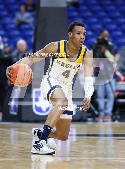 Thumbnail 2 in Oak Cliff Faith Family Academy vs. Silsbee (UIL 4A State Semifinal) photogallery.