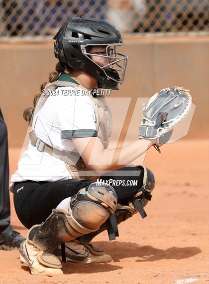 Thumbnail 2 in Mountain Ridge vs. Youngker (Sunrise Mountain Invitational) photogallery.