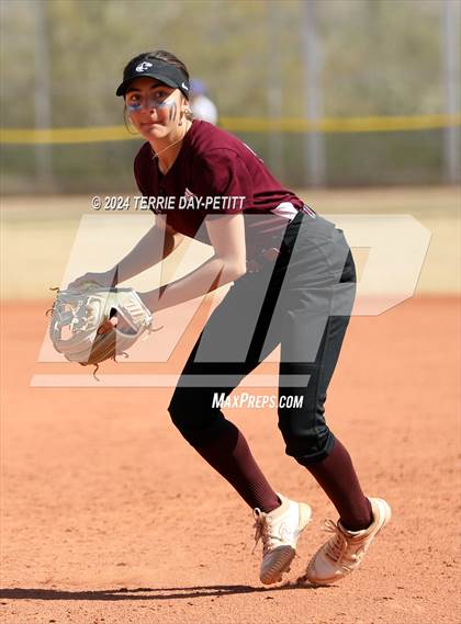 Thumbnail 3 in Mountain Ridge vs. Youngker (Sunrise Mountain Invitational) photogallery.