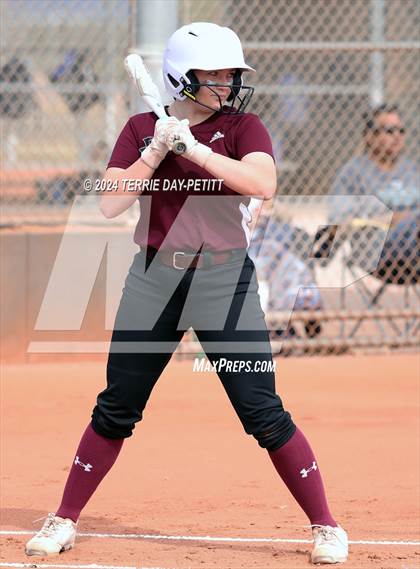 Thumbnail 2 in Mountain Ridge vs. Youngker (Sunrise Mountain Invitational) photogallery.