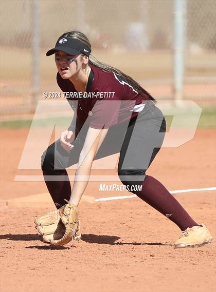 Thumbnail 2 in Mountain Ridge vs. Youngker (Sunrise Mountain Invitational) photogallery.