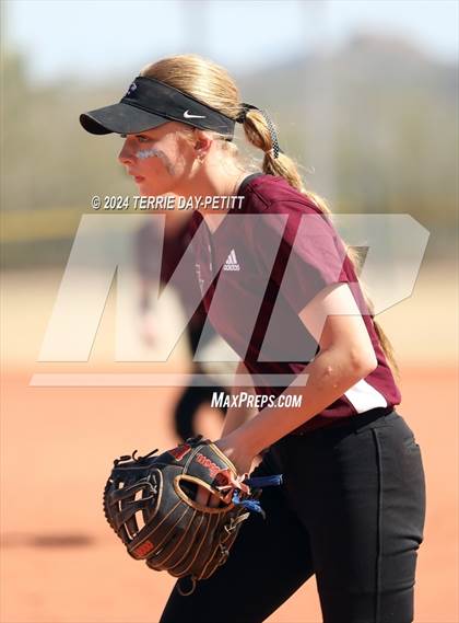 Thumbnail 3 in Mountain Ridge vs. Youngker (Sunrise Mountain Invitational) photogallery.