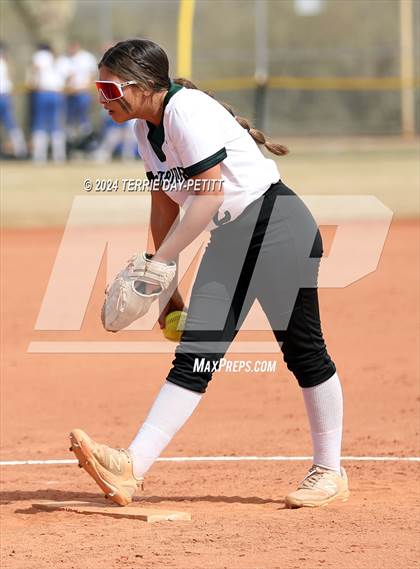 Thumbnail 3 in Mountain Ridge vs. Youngker (Sunrise Mountain Invitational) photogallery.