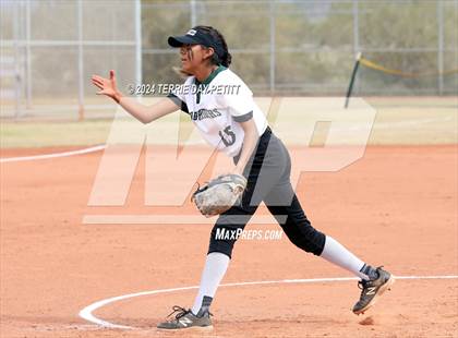 Thumbnail 2 in Mountain Ridge vs. Youngker (Sunrise Mountain Invitational) photogallery.