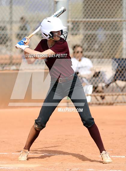 Thumbnail 1 in Mountain Ridge vs. Youngker (Sunrise Mountain Invitational) photogallery.