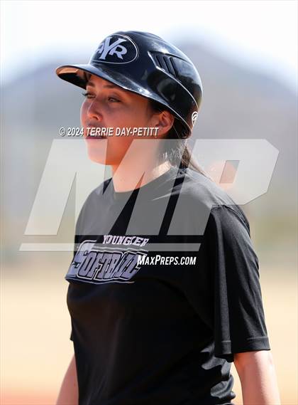 Thumbnail 1 in Mountain Ridge vs. Youngker (Sunrise Mountain Invitational) photogallery.